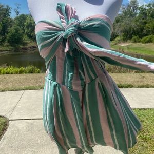 Multicolored romper with zipper